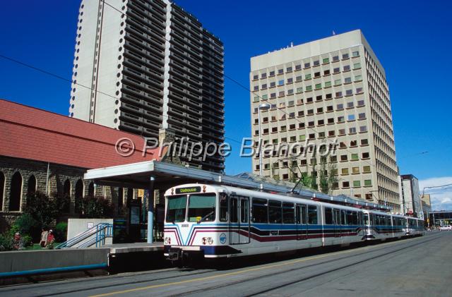 canada alberta 02.JPG - Tramway au centre villeCalgaryAlbertaCanada
